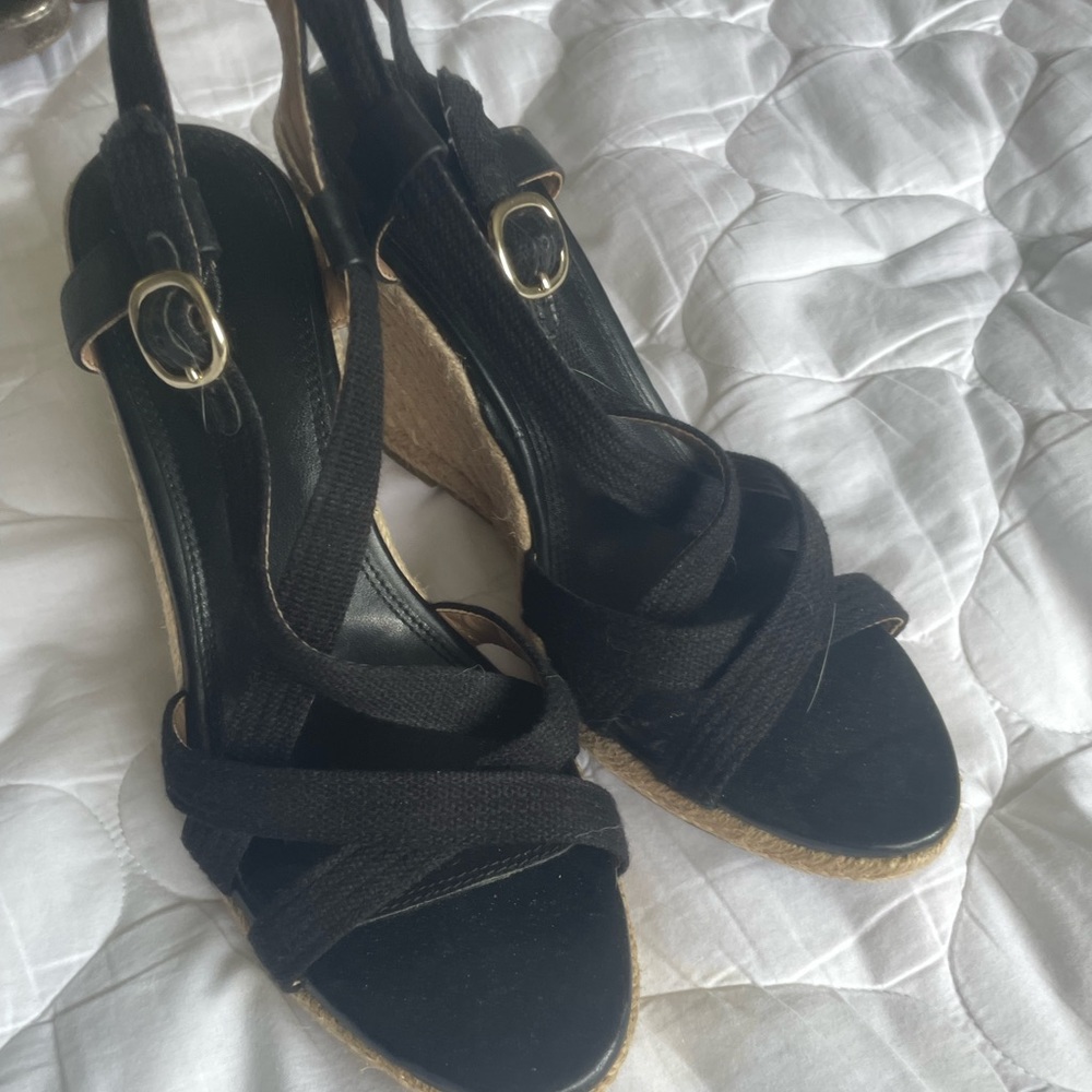 Black strappy platform sandals